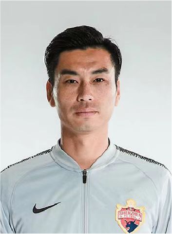 基莲回归剃刀党聚焦二战 2024-06-05 近日，《浴血黑帮》电影正式获制作许可，网飞最新宣布拿下该片，并已拿到绿灯制作许可，将于2024年开拍。